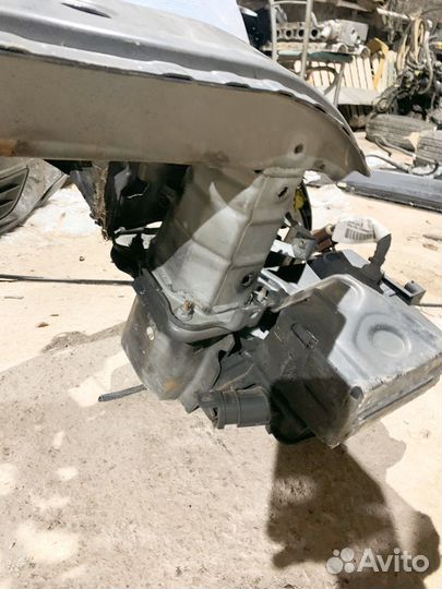 Передняя панель телевизор Volvo V50