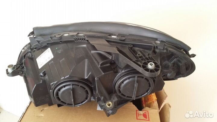 Фара правая Mercedes-Benz C(w204) мерседес