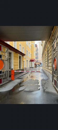 Здание, 3300 м²