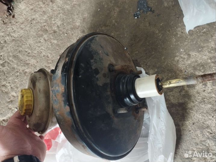Вакуумный усилитель тормозов Ауди 80 б3