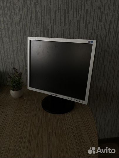 Монитор samsung