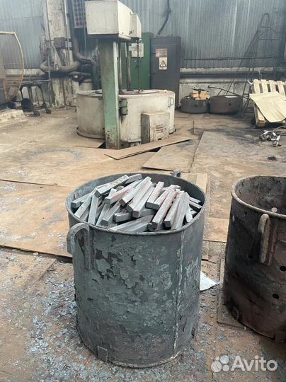 Резец подрезной отогнутый 25х16х140 правый