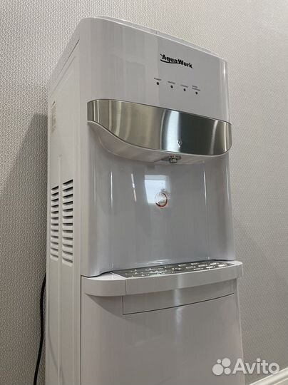 Новый кулер (бутыль внутри) Aqua Work DR71T white