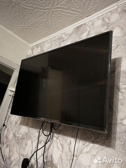 Телевизор LG SMART tv 43