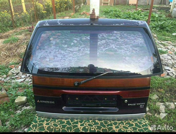 Mitsubishi space wagon