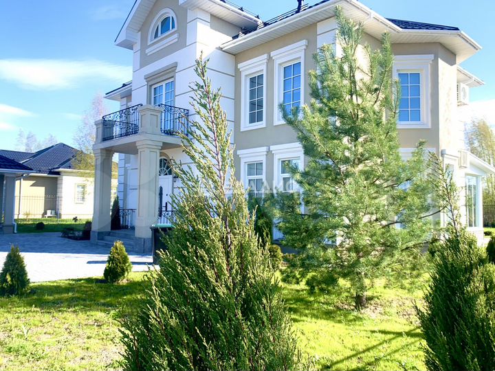 Дом 388,4 м² на участке 15,2 сот.