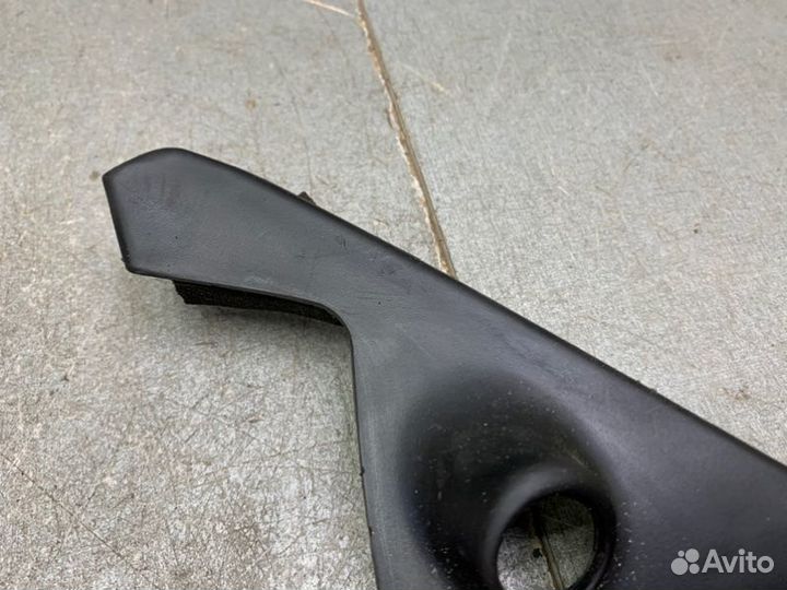 Уголок двери передний правый Kia Spectra 1.6 S6D