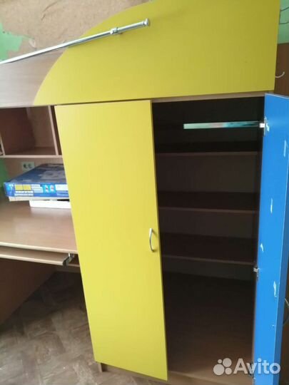 Детская двухярусная кровать