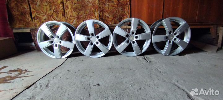Автомобильные диски r16