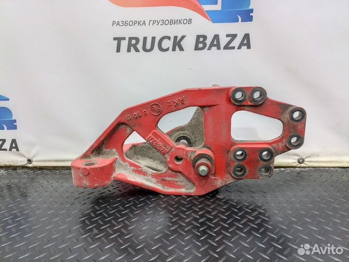 1606971 Кронштейн рессоры передней правый