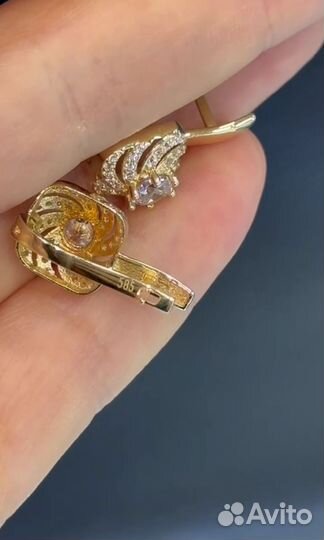 Золотые серьги