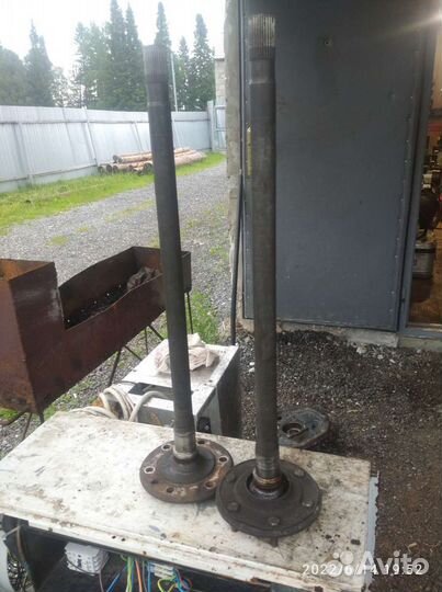 Полуось задняя