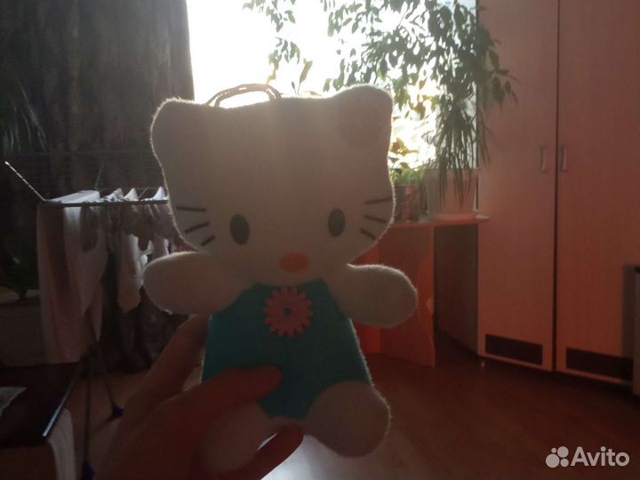 Игрушка Hello Kitty и кого то еще