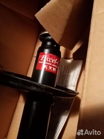 Продам амортизатор на тойоту короллу 1997 -2001 г