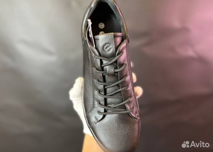 Кроссовки Ecco долговечные