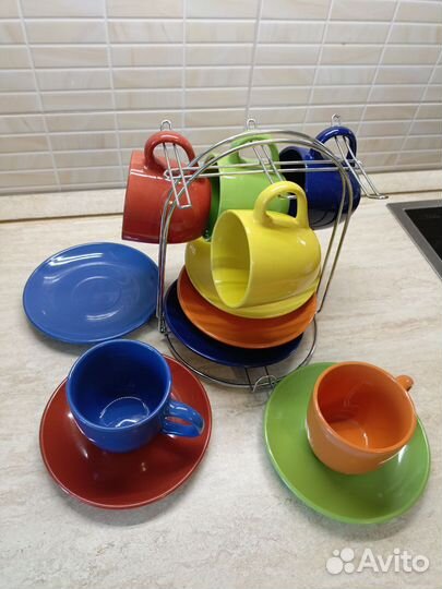 Чайные чашки с блюдцами