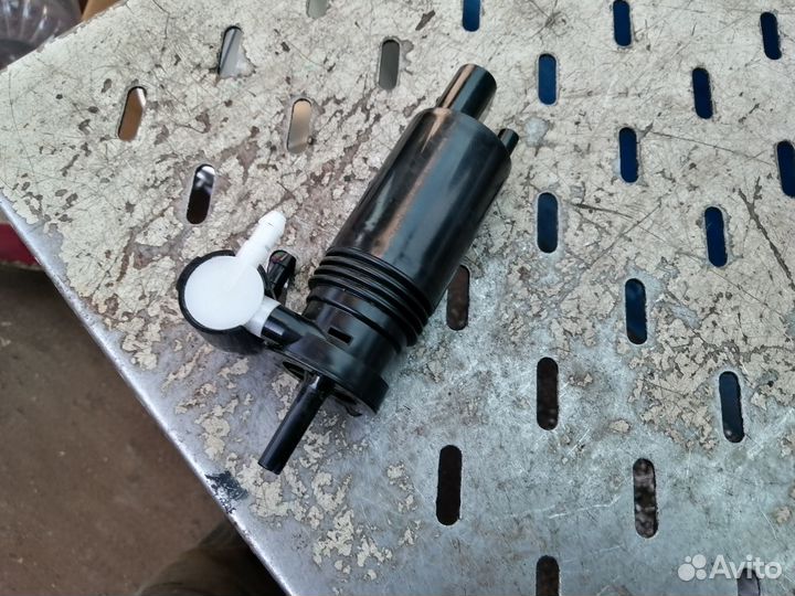 Насос стеклоомывателя Range Rover Sport 2 L494