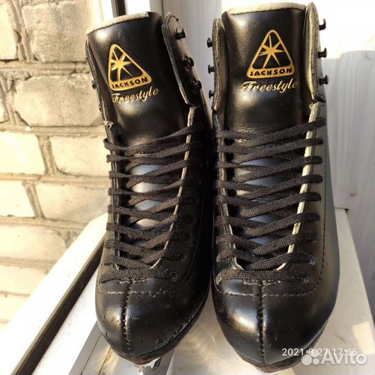 Коньки Jackson