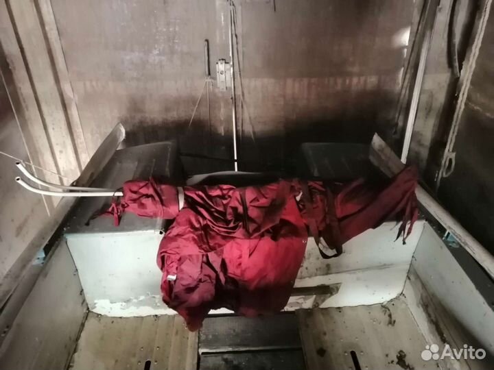 Продам лодка Обь 2М, гараж, подкатная