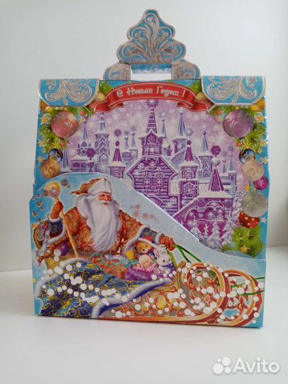 Картонная упаковка для новогодних подарков