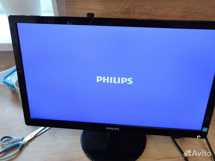 Монитор Philips 22