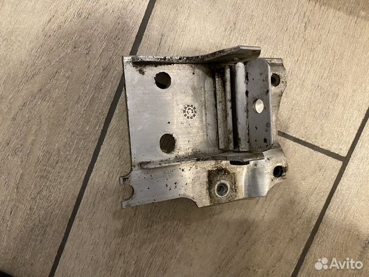 Крепление радиаторов BMW f01/02