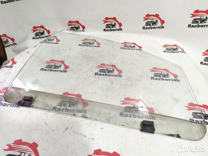 Стекло двери переднее правое Mercedes Vito W639