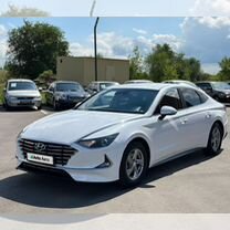 Hyundai Sonata 2.0 AT, 2019, 87 000 км, с пробегом, цена 2 150 000 руб.