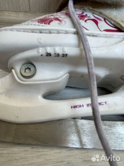 Коньки на девочку