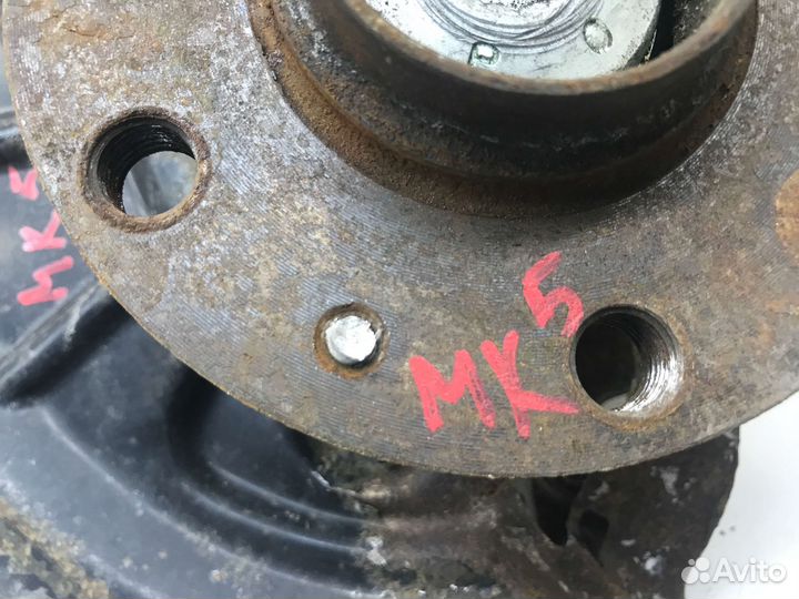 Кулак поворотный з/л Volkswagen Golf MK5 2006 г.в