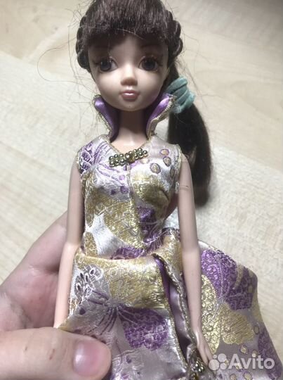 Колекционная кукла sony rose