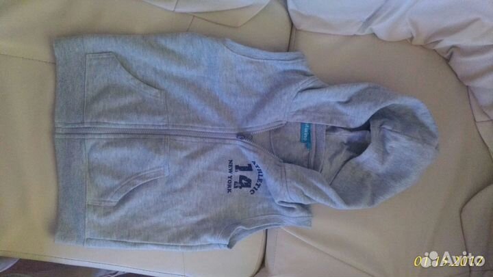 Безрукавка 122 р