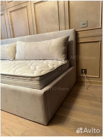 Детская кровать с мягкой спинкой