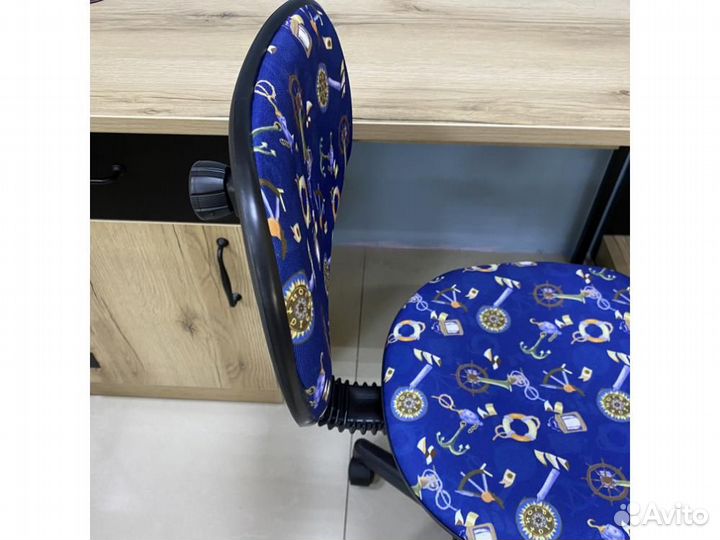 Стул для школьника регулируемый