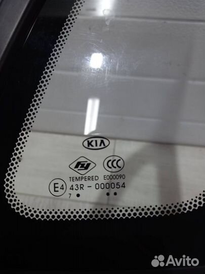 Форточка заднего правого крыла Kia Rio 3