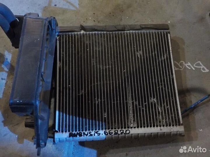 Испаритель кондиционера Toyota Avensis 2