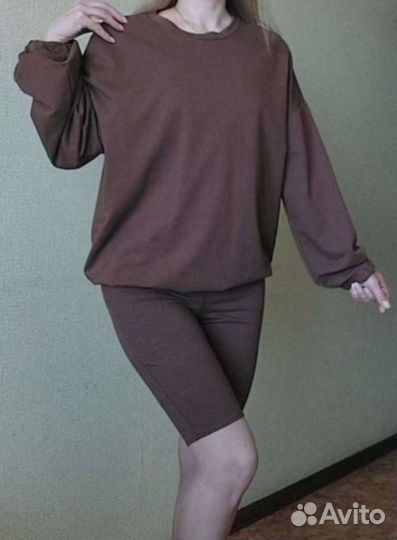 Женский спортивный костюм