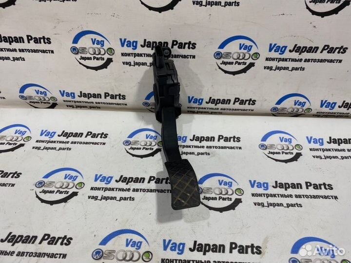 Педаль газа Audi A5 T8 cala 2008