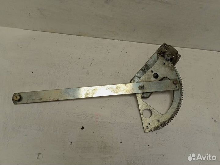 Стеклоподъемник механический передний левый