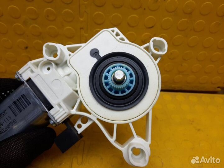 Стеклоподъемник задний левый Mercedes-Benz