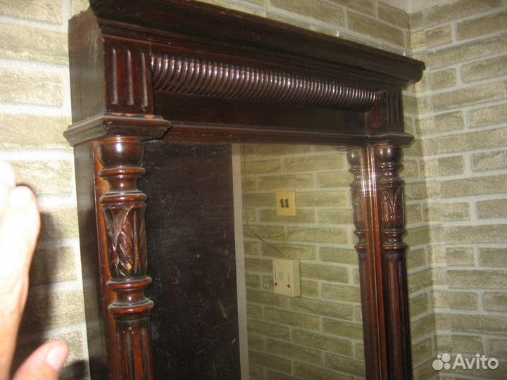 Продам Зеркало с подзеркальником резной старинный