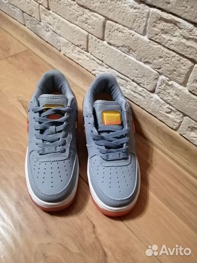 Кроссовки женские, новые, коженные, размер 37 и 36