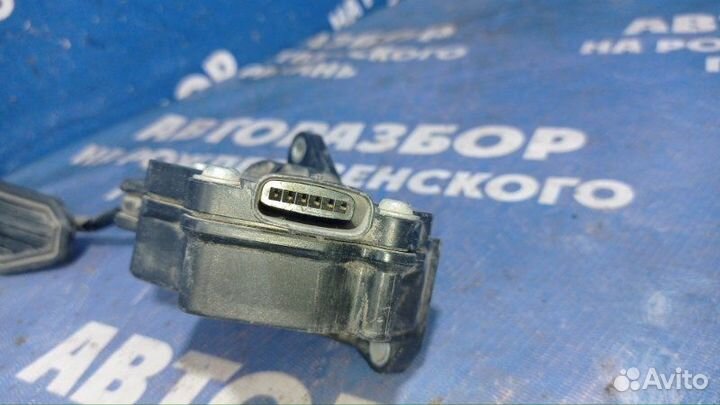 Педаль газа Toyota Camry 40 седан 2011