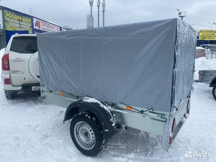 Практичный прицеп 817700.002 с тентом