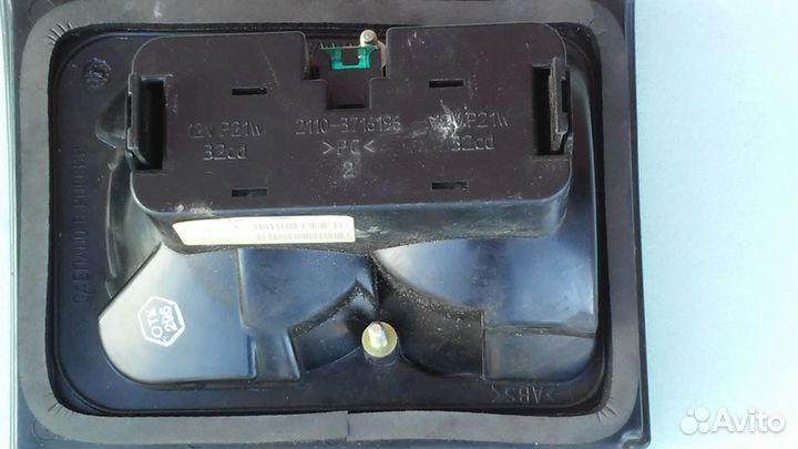 Фонарь задний внутренний правый ваз-2110