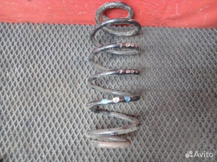 Пружина задняя Toyota Auris ZRE151 1ZR-FE 2008