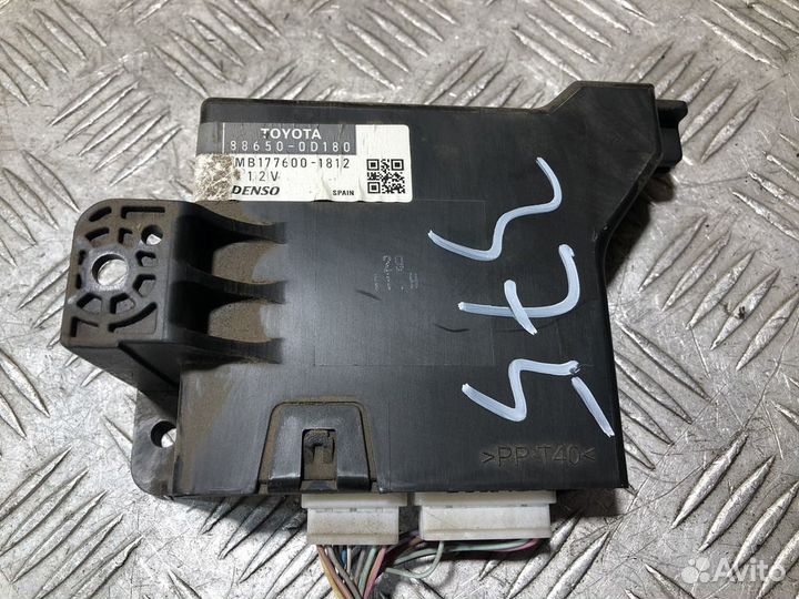 Блок комфорта Toyota Yaris 2005 2011