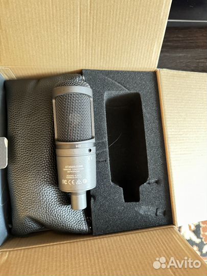 Студийный микрофон