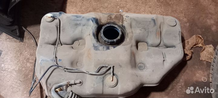 Бензобак Nissan Almera N16