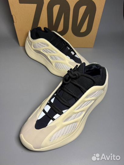 Кроссовки adidas Yeezy boost 700